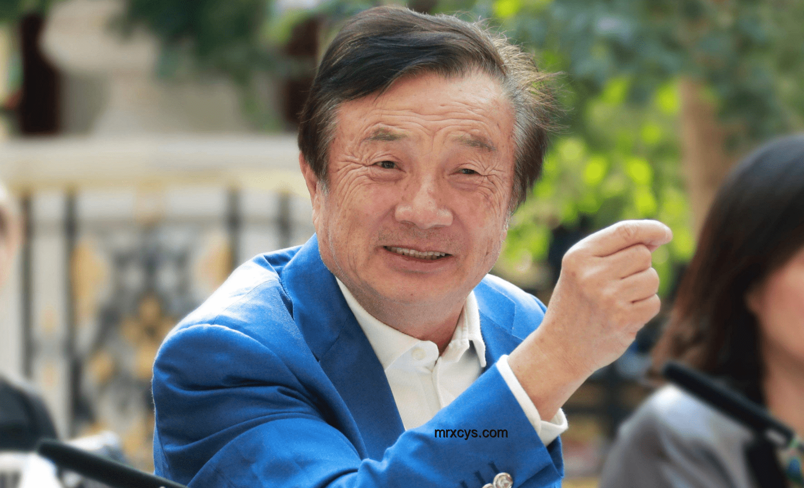 白岩松祝福下的扁担女孩成长指南