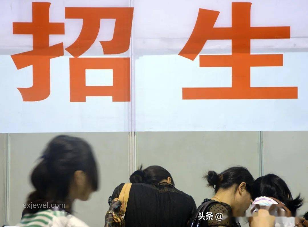 《高考采访》背后的故事与意义，了解考生心声