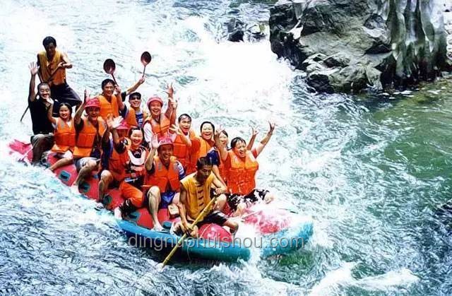 男童台风天划桨板漂流5小时获救：极端天气下的儿童安全与教育